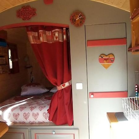 Roulotte Romantique Chauffee En Cevennes Monteils  Exterior foto