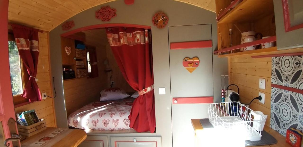 Roulotte Romantique Chauffee En Cevennes Monteils  Exterior foto