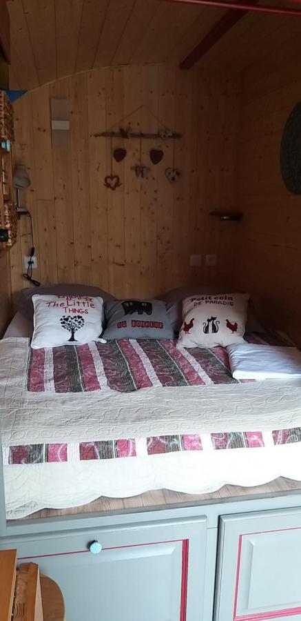 Roulotte Romantique Chauffee En Cevennes Monteils  Exterior foto